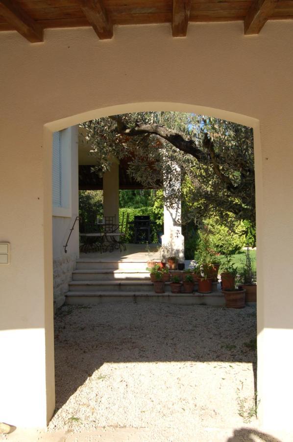 La Goutadou Bed & Breakfast Cabannes Екстериор снимка