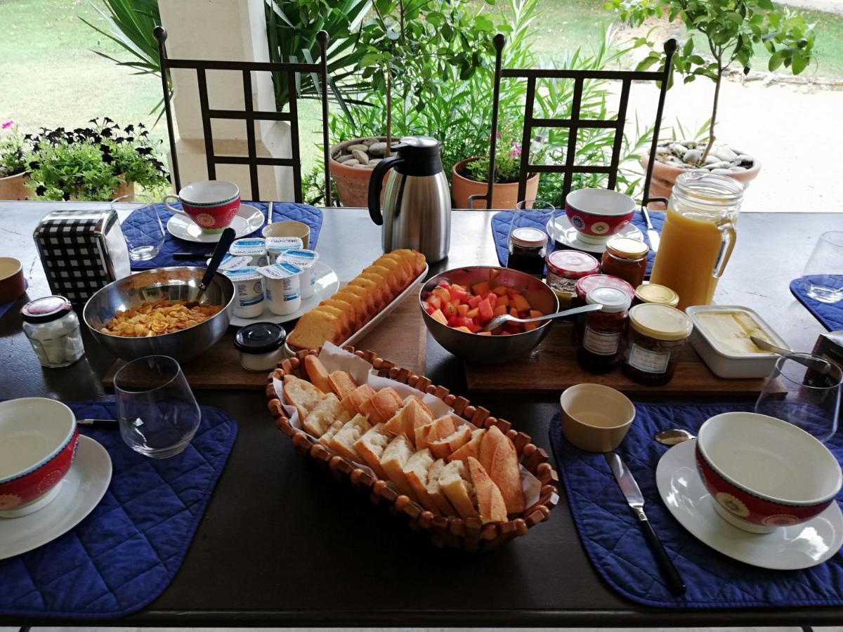 La Goutadou Bed & Breakfast Cabannes Екстериор снимка